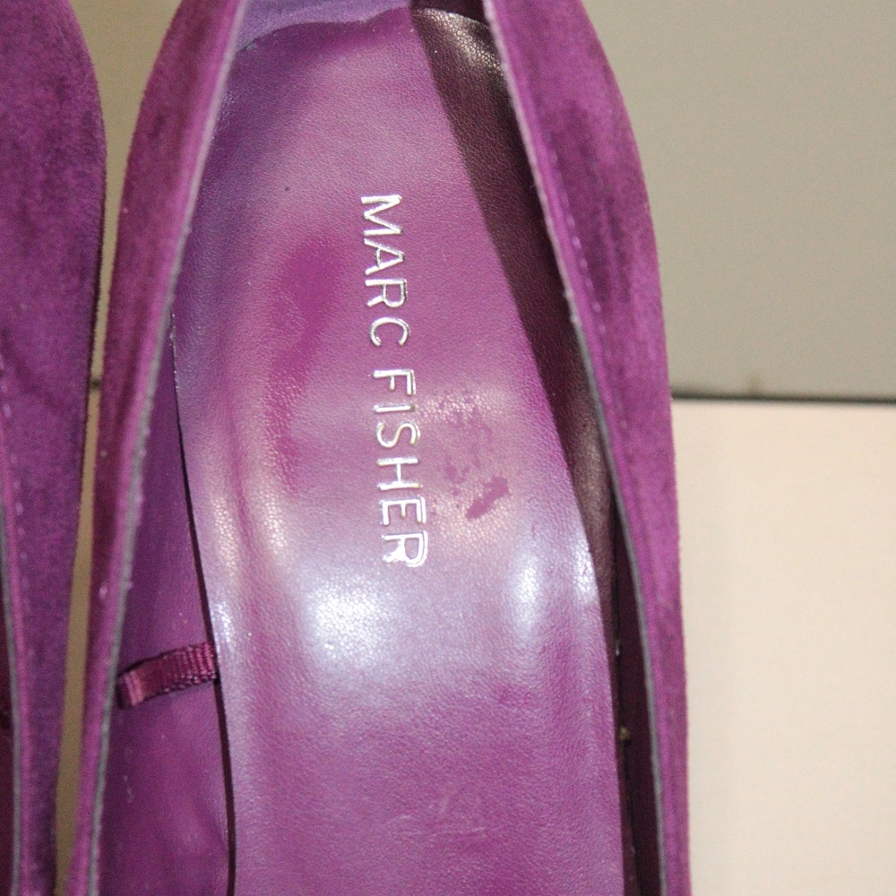 MARC FISHER LTD ABIENE POINTY TOE BLOCK HEEL PUMP, MAGENTA SUEDE - Picture 6 of 7
